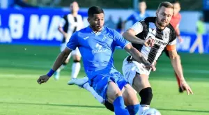 {{ otherArticle[0].article.title }}