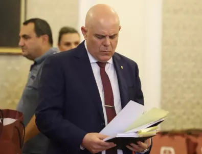 Радев подписа указа - Иван Гешев вече не е главен прокурор