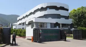 {{ otherArticle[0].article.title }}