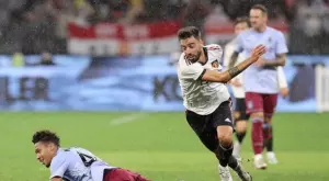 {{ otherArticle[0].article.title }}