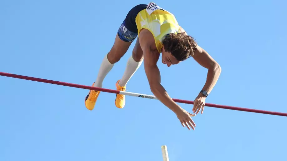 Нов световен рекорд и злато за Арманд Дуплантис в овчарския скок на Световното първенство по лека атлетика (ВИДЕО)
