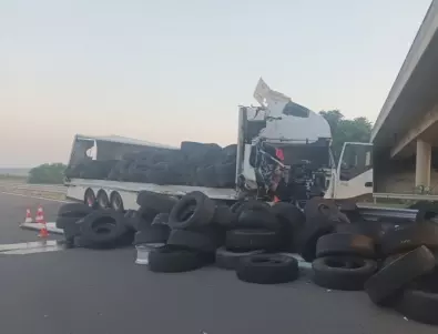 Катастрофа между ТИР и автомобил затвори пътя  Смолян – Асеновград 