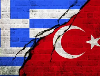 Военните министри на Гърция и Турция ще поддържат отворени канали 