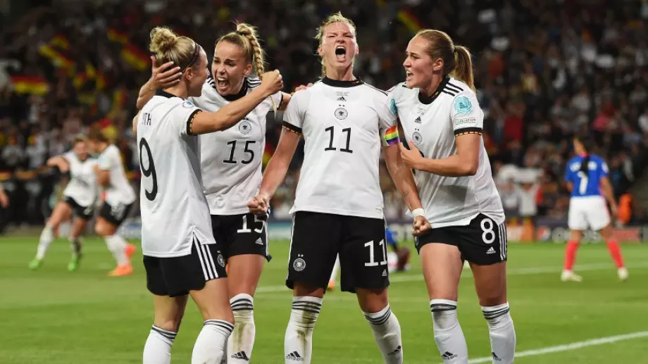 Германия разплака Франция за девети финал на Европейско първенство по футбол за жени