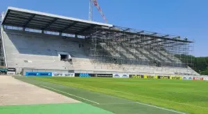 {{ otherArticle[0].article.title }}