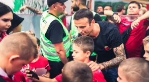 {{ otherArticle[0].article.title }}