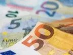 Еврото удържа психологическа граница спрямо долара