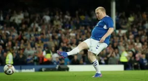 По-добър от Деле Али: Фен на Евертън вкара дузпа на Динамо Киев (ВИДЕО)