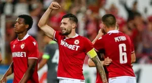 {{ otherArticle[0].article.title }}