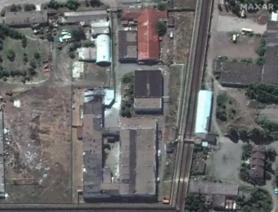 Еленовка: Сателитни снимки показаха предварително изкопани гробове. Русия вероятно е използвала вакуумна бомба