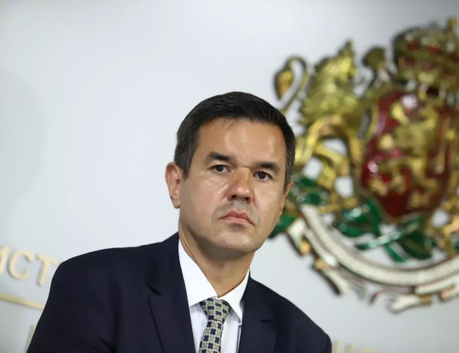 Икономическият министър: Заради успеха с "Лукойл" се появи ревност срещу нас