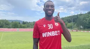 {{ otherArticle[0].article.title }}