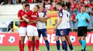 {{ otherArticle[0].article.title }}