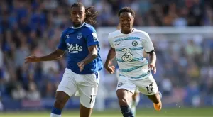 {{ otherArticle[0].article.title }}