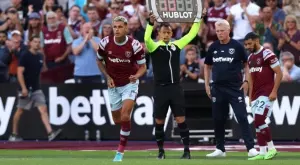 {{ otherArticle[0].article.title }}