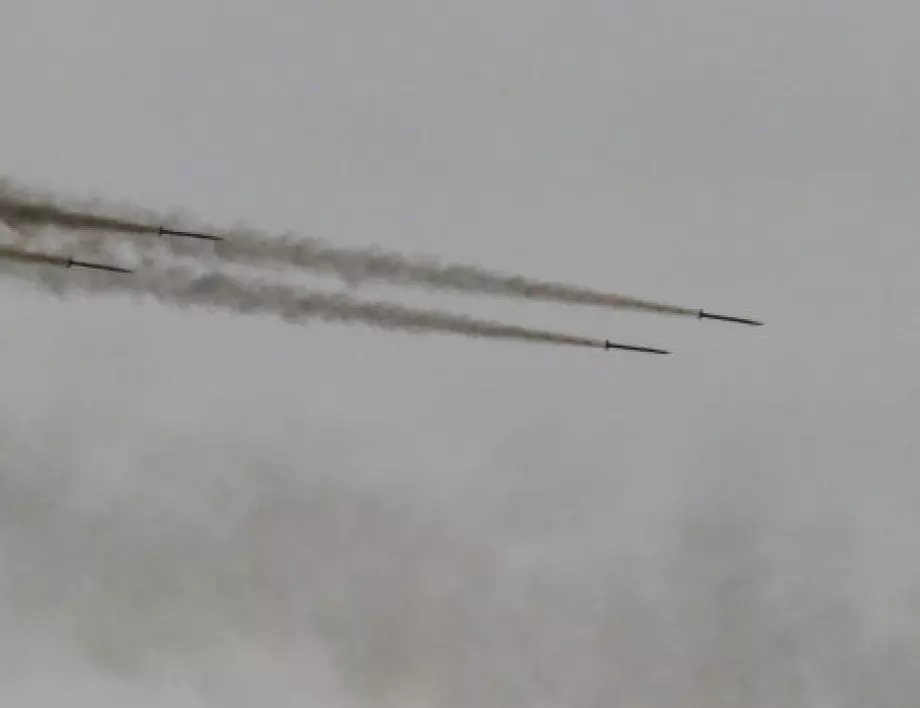 Рано сутрин: Русия обстрелва Украйна с множество ракети, включително "Кинжал"