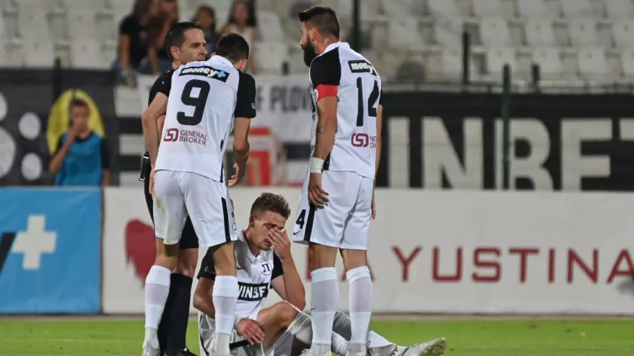 Футболист на Локомотив Пловдив със счупен нос след петия кръг в Първа лига