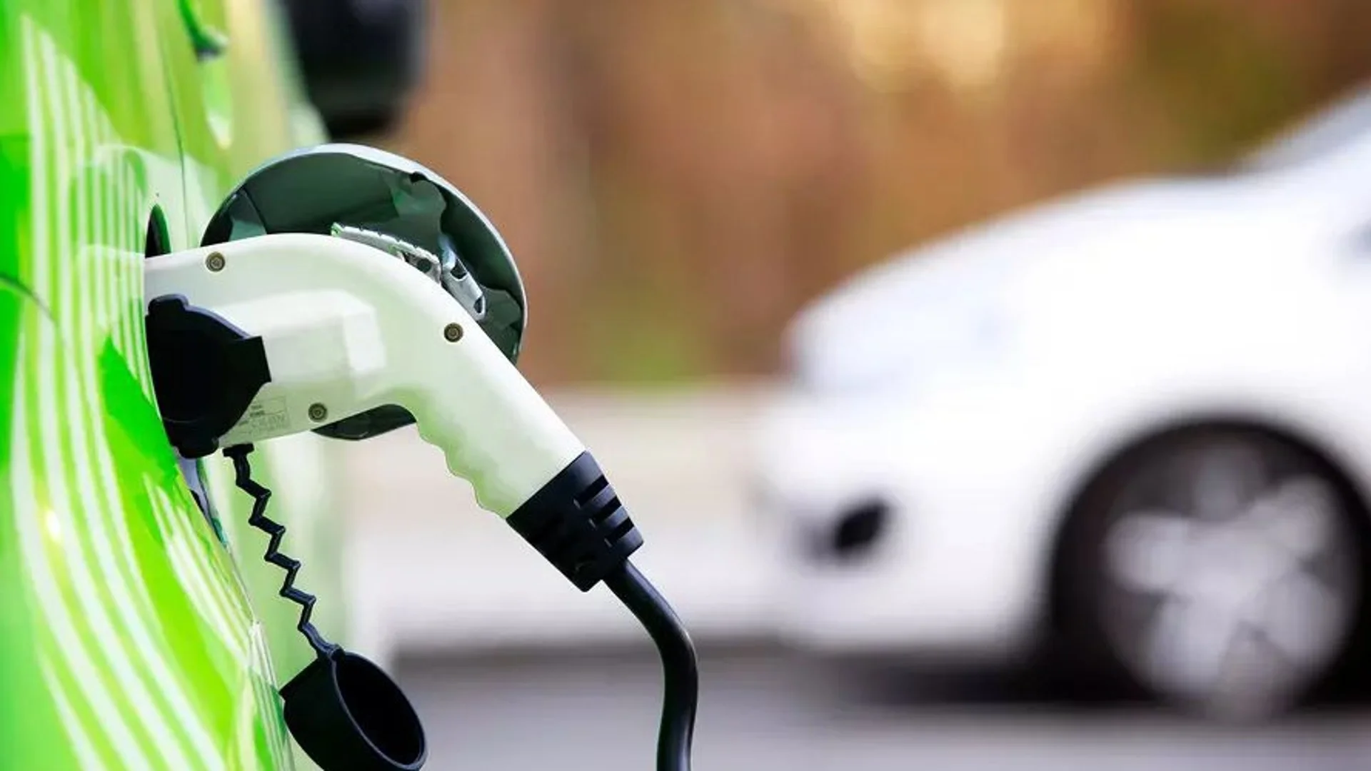 Силен скок: До края на годината един от всеки пет автомобила ще бъде електрически