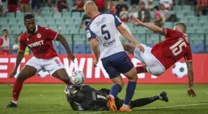 {{ otherArticle[0].article.title }}