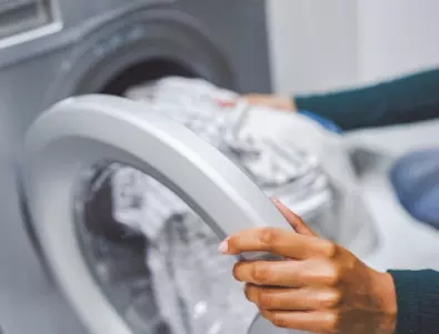 Спрете да правите това с прането и дрехите, и пералнята ще останат като нови за много по-дълго време