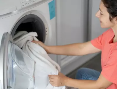 На колко градуса се пере бялото пране, за да бъде искрящо и свежо?