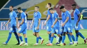 Мистериозен вирус повалил играчите на Левски преди реванша с Хамрун?