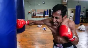 Неприятно! Счупиха ребро на Трайчо Боксьора в последния му мач