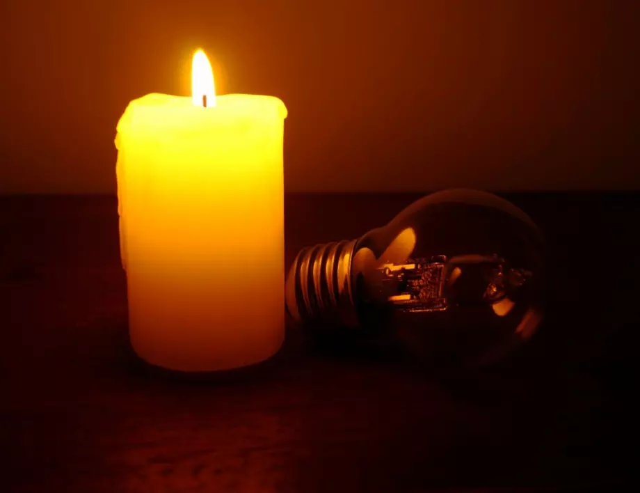 Украйна въвежда режим на тока от днес заради руските атаки