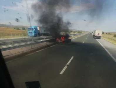 Кола с дете самокатастрофира и изгоря напълно на  АМ 