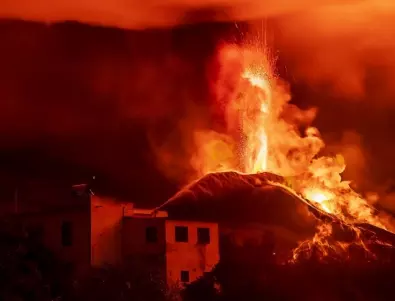 Ново мощно изригване на вулкан в Исландия (ВИДЕА)