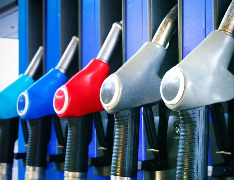 Остава ли 25 стотинки отстъпка за бензин и дизел - коментират депутати