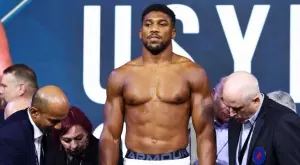 Еди Хърн призна: Свързах се с екипа на Уайлдър за мач с Антъни Джошуа