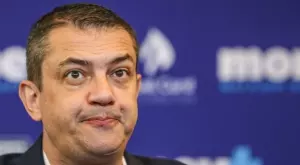 {{ otherArticle[0].article.title }}