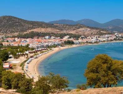 Край с безплатните шезлонги и чадъри по гръцкото море - въвеждат задължителна консумация между 30 и 100 евро
