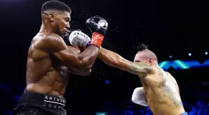 Слух разтърси бокса: Готвят три мегабитки в Саудитска Арабия през декември?