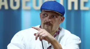 Кътменът на Усик шокира: Има ужасен лагер преди Дюбоа, бият го в спарингите