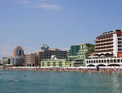 Отменени резервации и чисто Черно море: Министърът на туризма говори