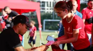 {{ otherArticle[0].article.title }}