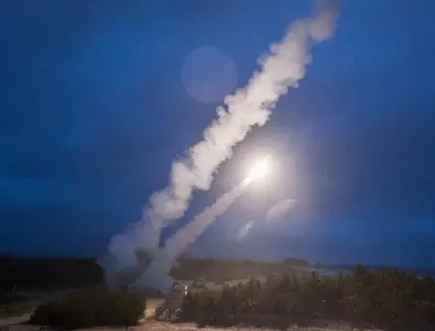 Северна Корея изстреля още три балистични ракети