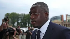 {{ otherArticle[0].article.title }}