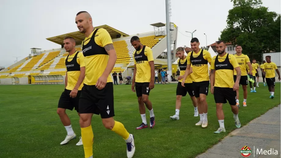 Ботев Пловдив праща млада звезда в друг тим от елита
