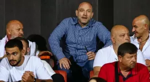 Сектор Б изригна срещу Тити Папазов: Вън от Левски! (СНИМКА)