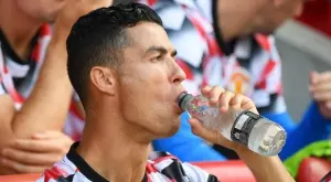 {{ otherArticle[0].article.title }}