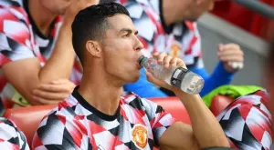 {{ otherArticle[0].article.title }}