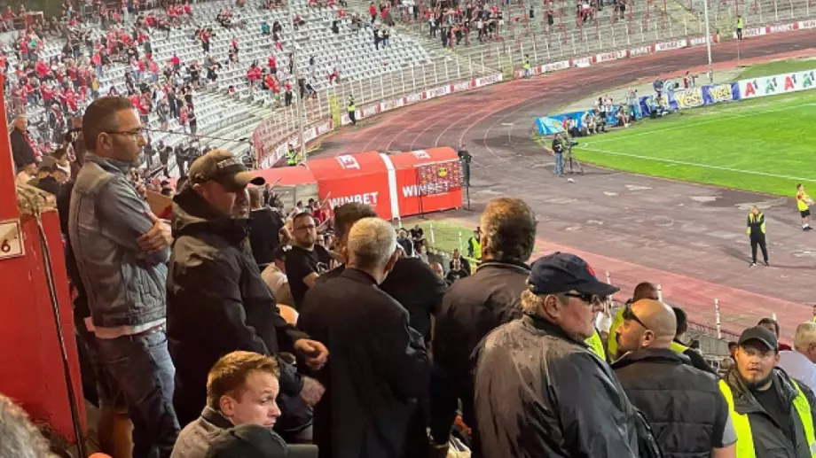 Поредно грозно посегателство: Изгориха флагче с големи легенди на ЦСКА