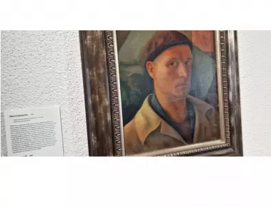Кметът на Казанлък откри изложбата „Територии на меланхолията“
