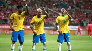 Момчето, което подгони Пеле по голове и се закани на света, че ще стигне върха 