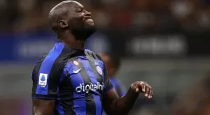 {{ otherArticle[0].article.title }}