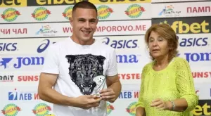 {{ otherArticle[0].article.title }}