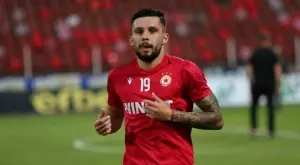 {{ otherArticle[0].article.title }}